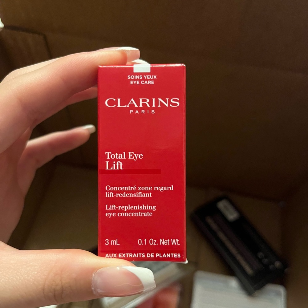 🌸 Clarins Total Eye Lift 🌸